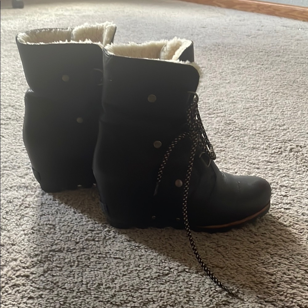 Women's Black Winter Boots